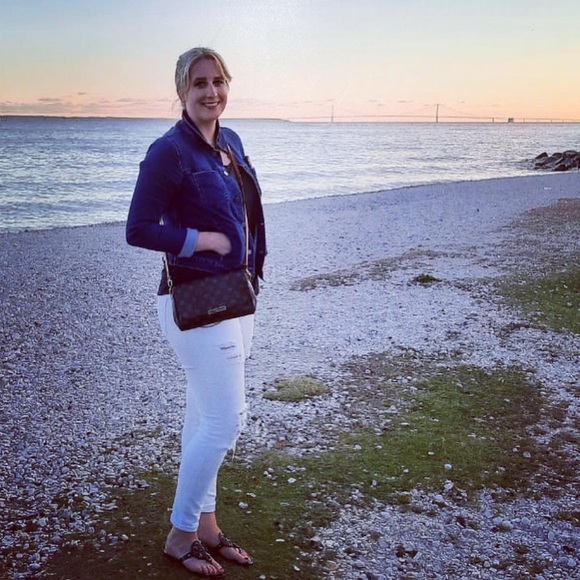 Meet your Posher, Samantha - Picture 2 of 2